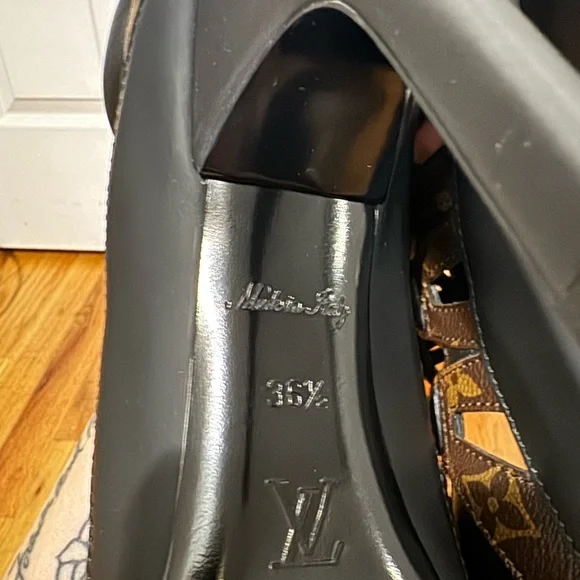 Louis Vuitton Streamline Pump Size 36.5 - Picture 8 of 9
